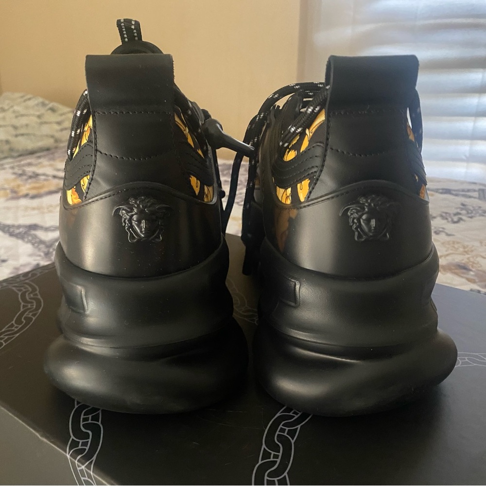 Versace shoes - Picture 1 of 4